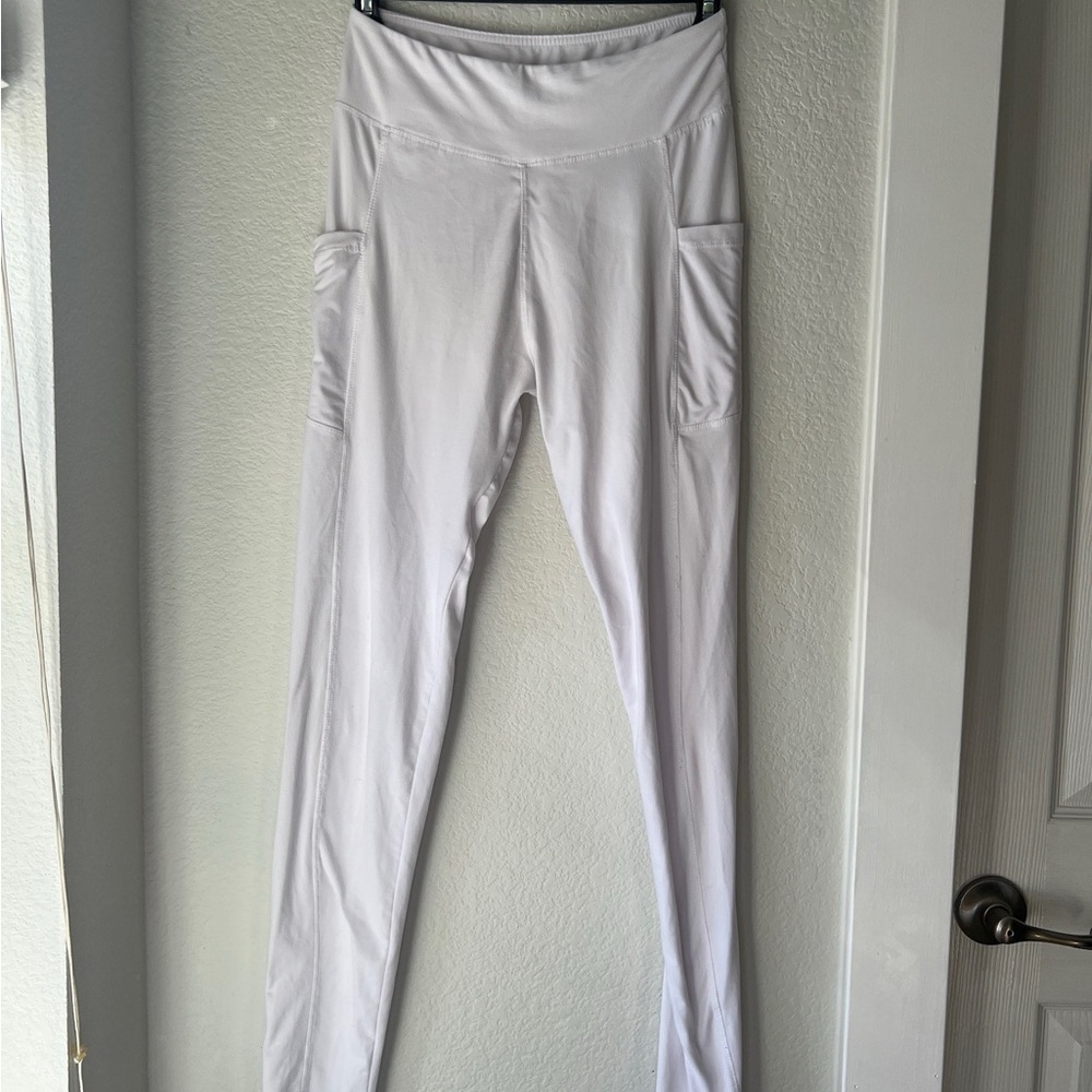 White High-Waisted Leggings